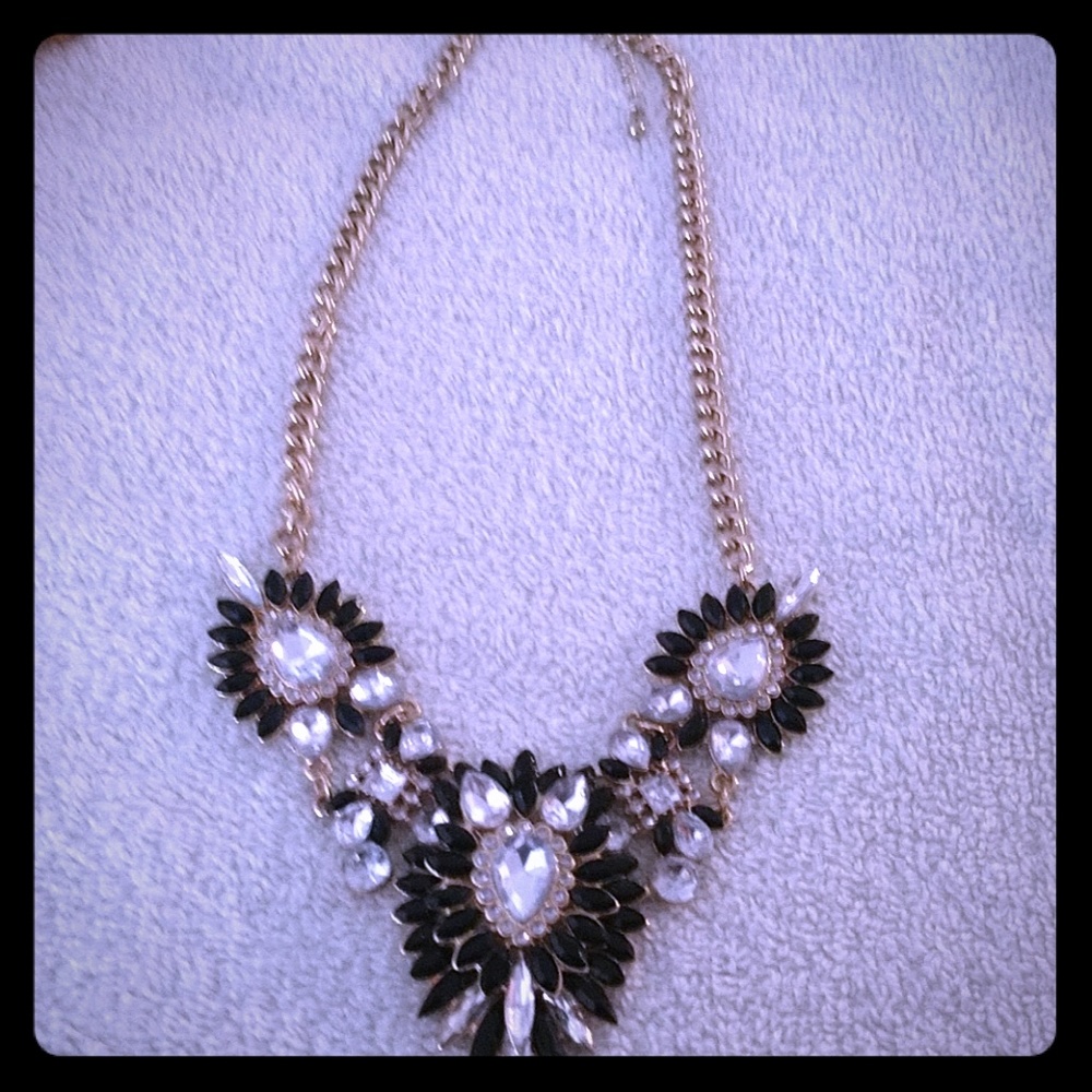 Necklace gold with black and white rhinestones